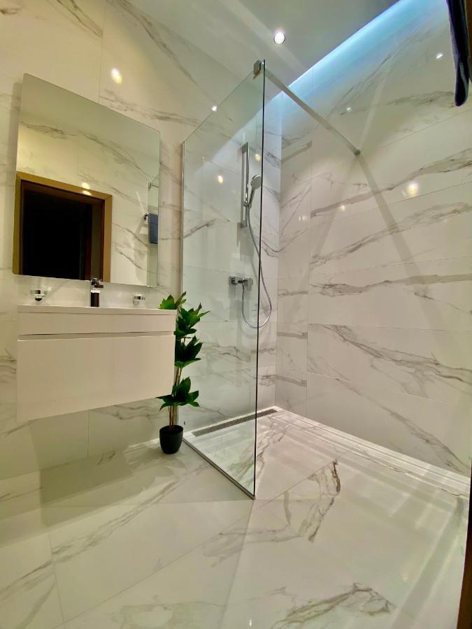 Апартаменты Blancris Boutique Брашов Экстерьер фото